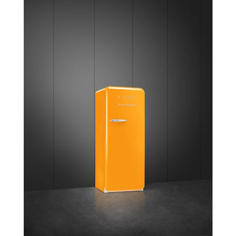 Réfrigérateur à congélateur supérieur de 24 po 9,9 pi³ avec éclairage DEL Veuve Clicquot de Smeg (FAB28URDYVC3) - Orange
