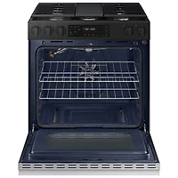 Cuisinière à gaz encastrable à 5 brûleurs et ventilateur à convection 30 po 6 pi³ BESPOKE de Samsung (NSG6DG8300SRAA) - Acier inoxydable noir mat