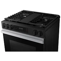 Cuisinière à gaz encastrable à 5 brûleurs et ventilateur à convection 30 po 6 pi³ BESPOKE de Samsung (NSG6DG8300SRAA) - Acier inoxydable noir mat