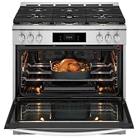 Cuisinière gaz de 36 po avec 6 brûleurs, convection véritable, friture à l'air chaud, four de 4,6 pi³ Pro de Frigidaire (GCFG3661AF) - Inox