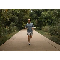 Montre intelligente Bluetooth de 45 mm Forerunner 165 de Garmin pour la course - Moyen/Grand - Gris brume/Blanc