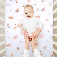 Literie 2 pièces pour chambre de bébé de Nemcor - Lit de bébé miniature - Floral