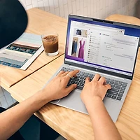 Portable de 14 po Pavilion Plus de HP (Core Ultra 7 d'Intel avec Evo d'Intel/RAM 32 Go/SSD 1 To)