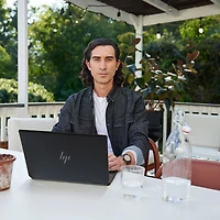 Portable 2-en-1 à écran tactile de 14 po Spectre x360 de HP (Core Ultra 7 avec Evo d'Intel/RAM 32 Go/SSD 2 To)