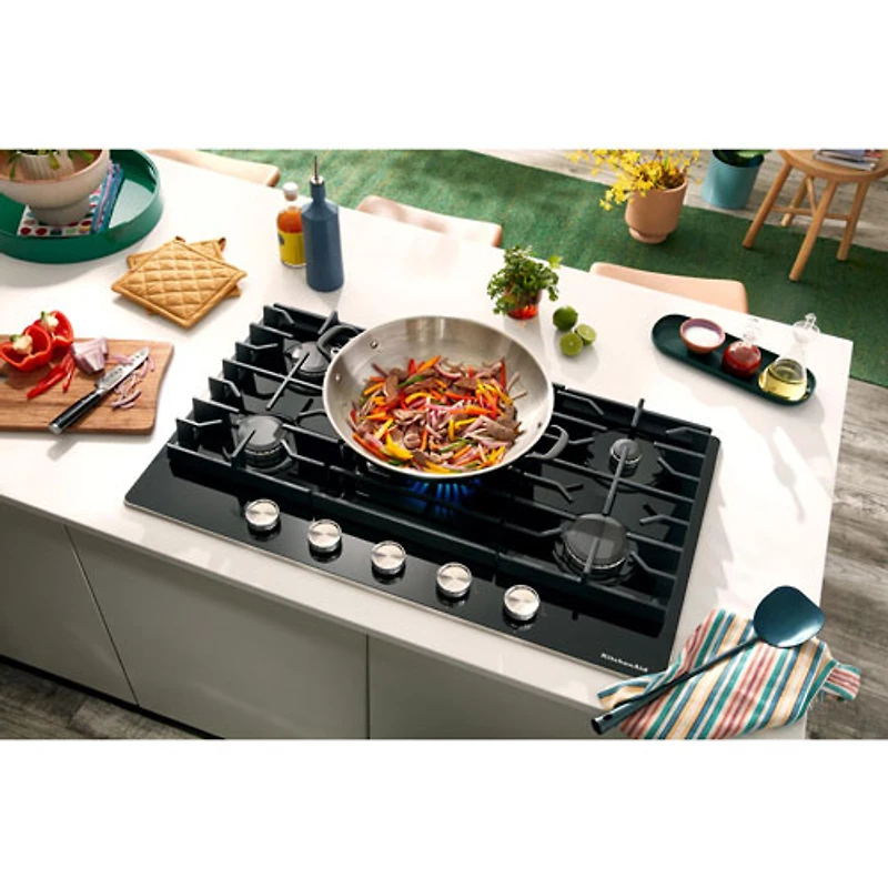 Surface de cuisson au gaz à 5 brûleurs de 30 po de KitchenAid (KCGG530PBL) - Noir