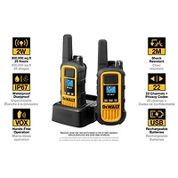 Radio bidirectionnelle robuste de DeWalt (DXFRS800) - Paquet de 2