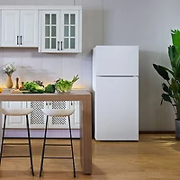 Hisense 30" 18 Cu. Ft. Top Freezer Refrigerator (RT18A2FWD) - White