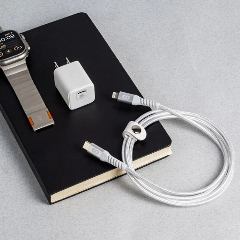Câble tissé USB-C à Lightning de 1,2 m (3,9 pi) Vibrance de LOGiiX (LGX-13755) - Blanc