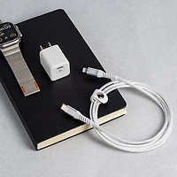 Câble tissé USB-C à Lightning de 1,2 m (3,9 pi) Vibrance de LOGiiX (LGX-13755) - Blanc
