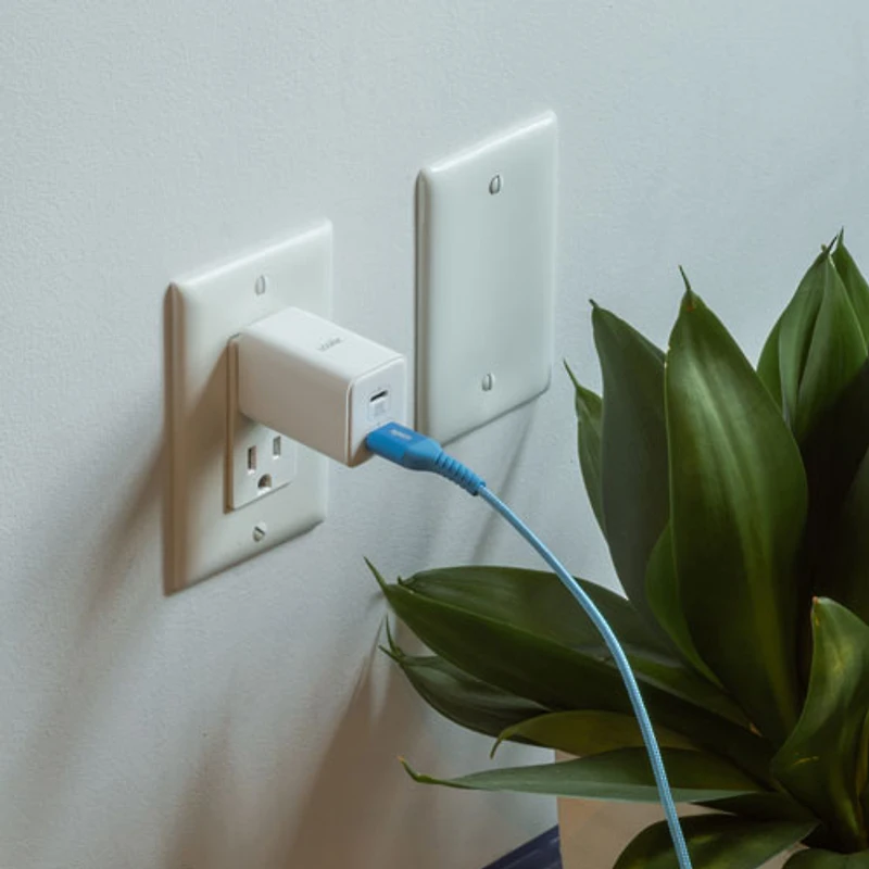 LOGiiX Vibrance 1.2m (3.9 ft.) Braided USB to USB-C Cable (LGX-13756) - Turquoise