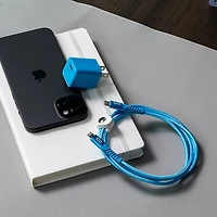 Câble tissé USB-C à Lightning de 1,2 m (3,9 pi) Vibrance de LOGiiX (LGX-13759) - Turquoise