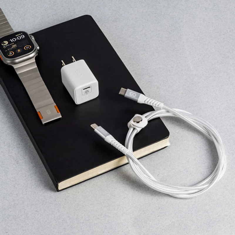 LOGiiX Vibrance 1.2m (3.9 ft.) Braided USB-C to USB-C Cable (LGX-13754) - White