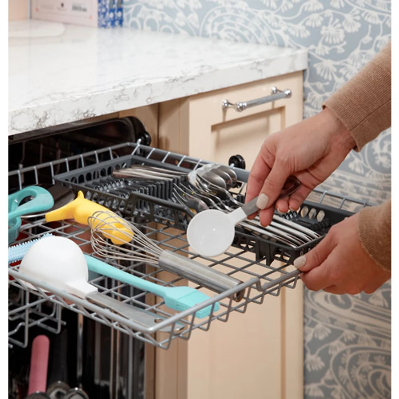 GE 24" 45dB Front-Control Dry Boost Dishwasher with Third Rack ENERGY STAR (GDT670SMVES) - Slate