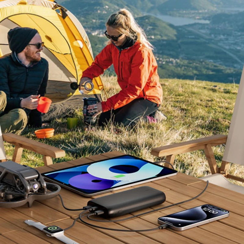 Chargeur portable USB-A/USB-C à 4 ports de 26 000 mAh BoostCharge de Belkin - Noir