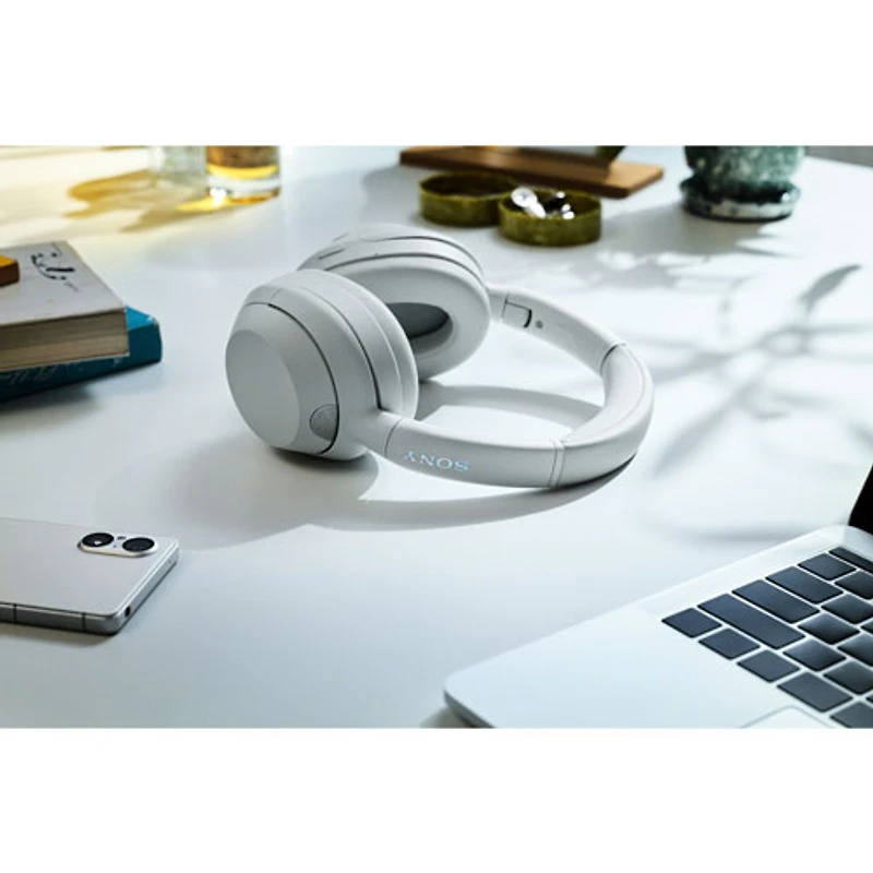 Casque d'écoute Bluetooth à suppression du bruit ULT WEAR de Sony - Blanc cassé