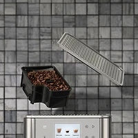Machine à espresso automatique KES8557 de KitchenAid avec moulin à café et mousseur à lait automatique - Acier inoxydable