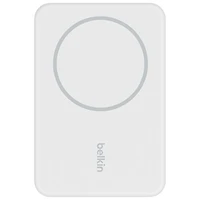 Chargeur portable magnétique sans fil 5K et station de recharge BoostCharge de Belkin - Blanc