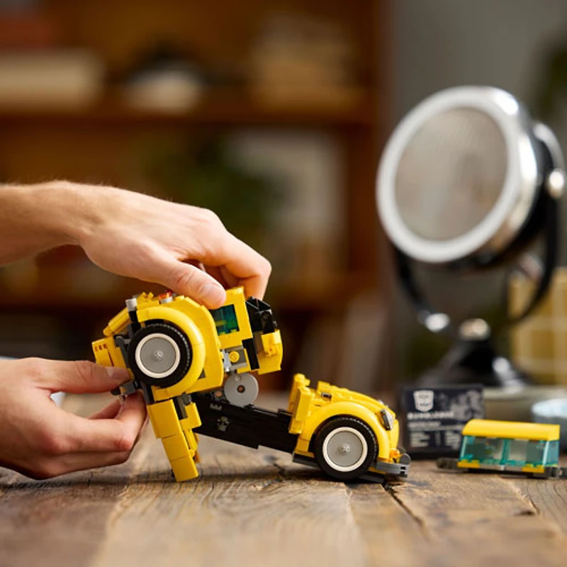 LEGO Icons: Bumblebee - 950 pièces (10338)