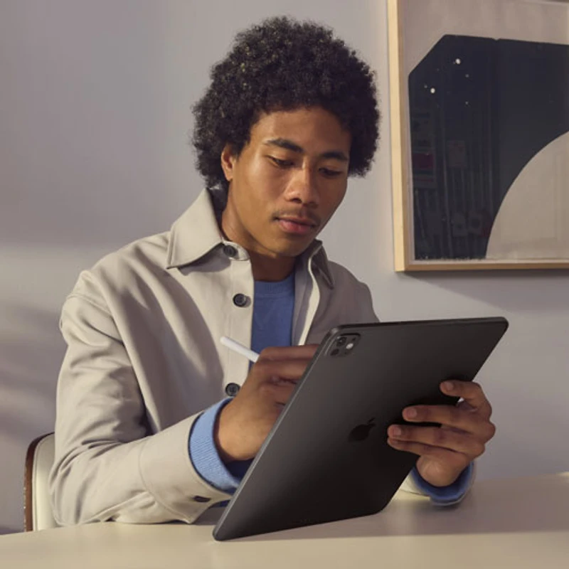 iPad Pro 13 po 2 To avec Wi-Fi et 5G d'Apple (7e génération) - Argenté
