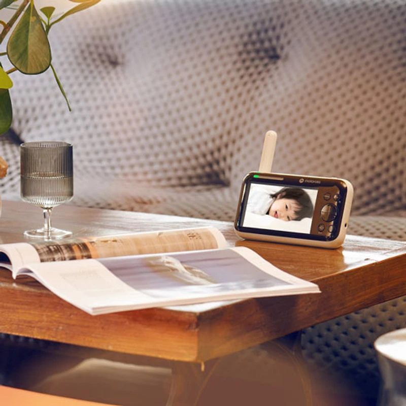 Motorola 5" Wi-Fi HD Motorized Smart Monitor (PIP1610CS) - White