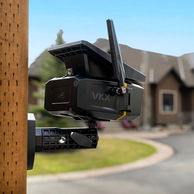 Caméra de surveillance IP d'extérieur HD intégrale 1080p 4G-LTE hors réseau solaire VKX de Vosker - Noir
