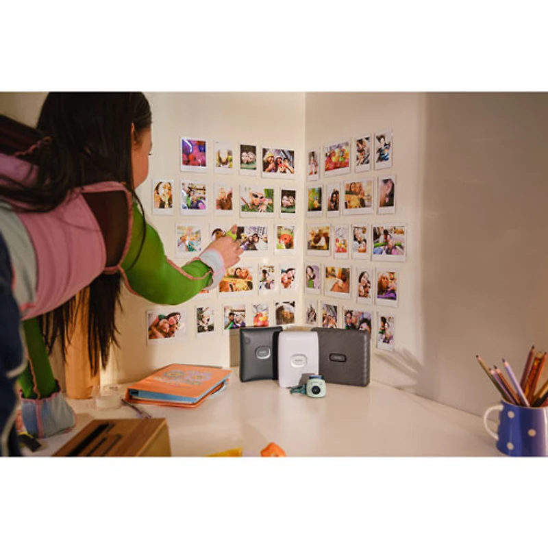 Appareil photo numérique Instax Pal de Fujifilm - Blanc lait