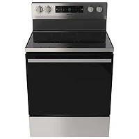Cuisinière électrique autonome avec convection véritable et friture à l'air 5,8 pi³ 30 po de Hisense (HBE3502CAS) - Inox