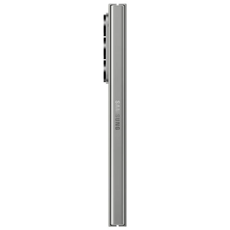 Galaxy Z Fold6 5G de 512 Go de Samsung avec Freedom Mobile - Ombre argentée - Paiement Balance mensuel