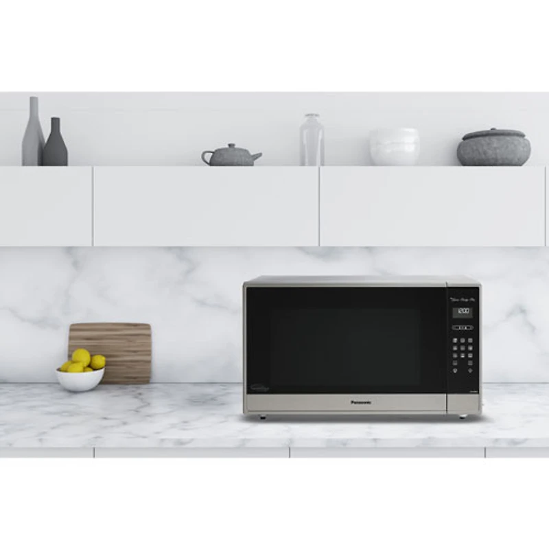 Four à micro-ondes Inverter cyclonique de 2,2 pi³ Genius Prestige Plus de Panasonic (NNSE995SC) - Acier inoxydable
