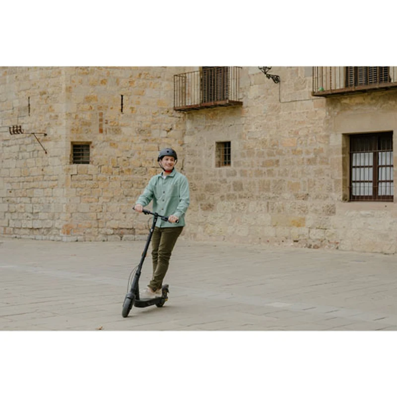 Remis à neuf (état correct) - Trottinette électrique pour adultes Ninebot G30 MAX G2 de Segway (moteur de 900 W/autonomie de 55 km/vitesse maximale de 35,4 km/h)