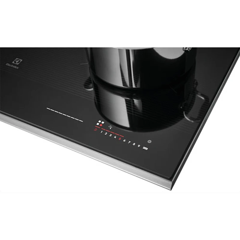 Surface de cuisson à induction 4 éléments 30 po d'Electrolux (ECCI3068AS) - Acier inoxydable