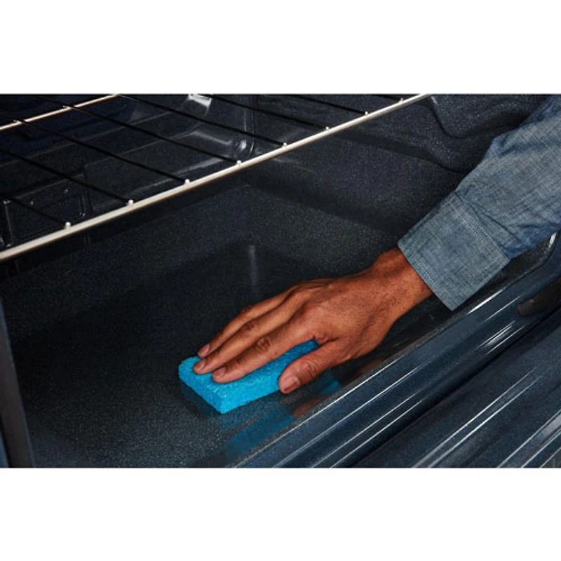Cuisinière au gaz autonome de 30 po à 5 brûleurs et four autonettoyant de 5 pi³ de GE (MFGS8030RZ) - Inox