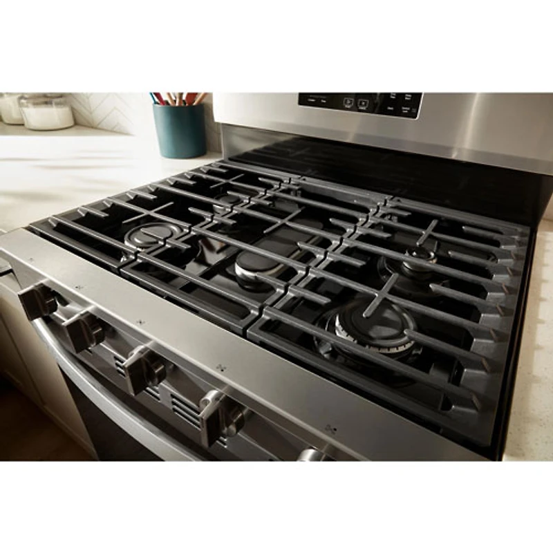 Cuisinière au gaz autonome 30 po avec 5 brûleurs, ventilateur à convection, friture à air chaud et four de 5 pi³ de Whirlpool (WFGS5030RZ) - Inox