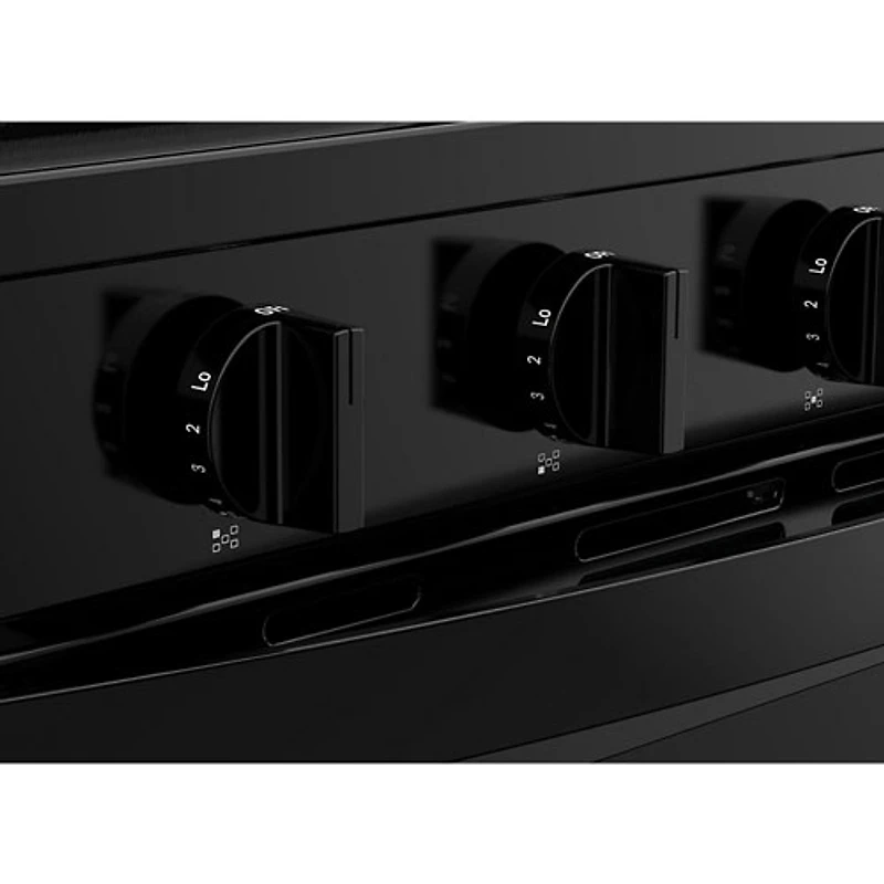 Cuisinière au gaz autonome 30 po avec 5 brûleurs, ventilateur à convection, friture à air chaud et four de 5 pi³ de Whirlpool (WFGS5030RB) - Noir