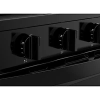 Cuisinière au gaz autonome 30 po avec 5 brûleurs, ventilateur à convection, friture à air chaud et four de 5 pi³ de Whirlpool (WFGS5030RB) - Noir