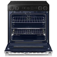 Cuisinière électrique encastrable à 5 éléments et deux fours avec friture à l'air 6,3 pi³ 30 po de Samsung (NSE6DG8550SRAC) - Acier inoxydable