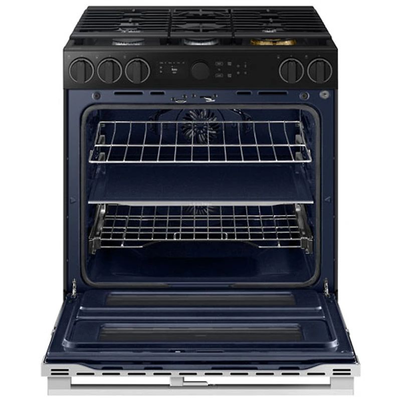 Cuisinière biénergie encastrable avec friture à air chaud à deux fours et 5 brûleurs 30 po de Samsung (NSY6DG8550SRAC) - Acier inoxydable