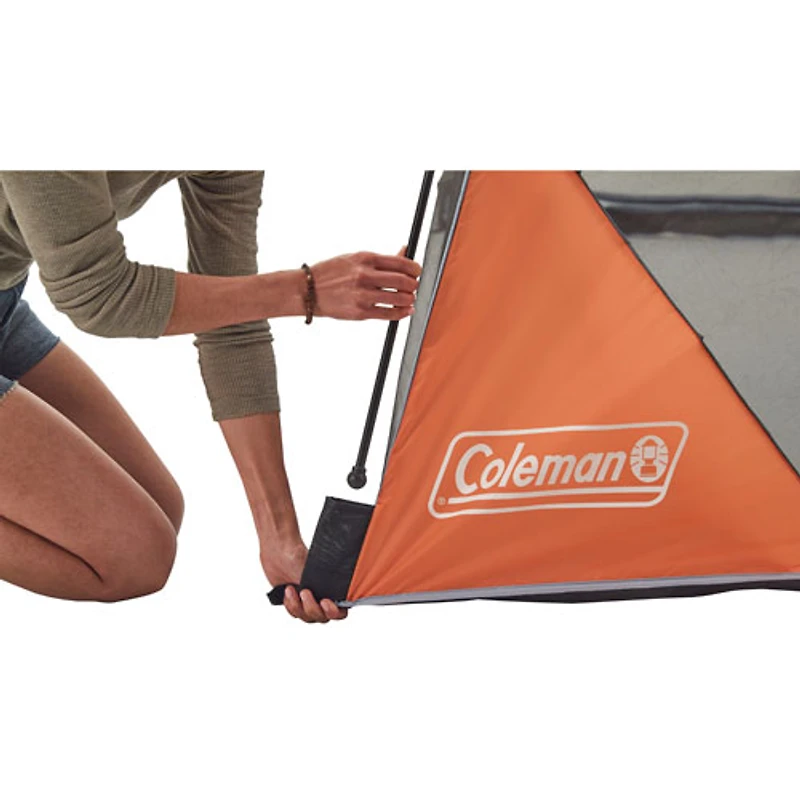 Auvent en dôme à moustiquaire 8 x 8 pi Skyshade de Coleman - Gris