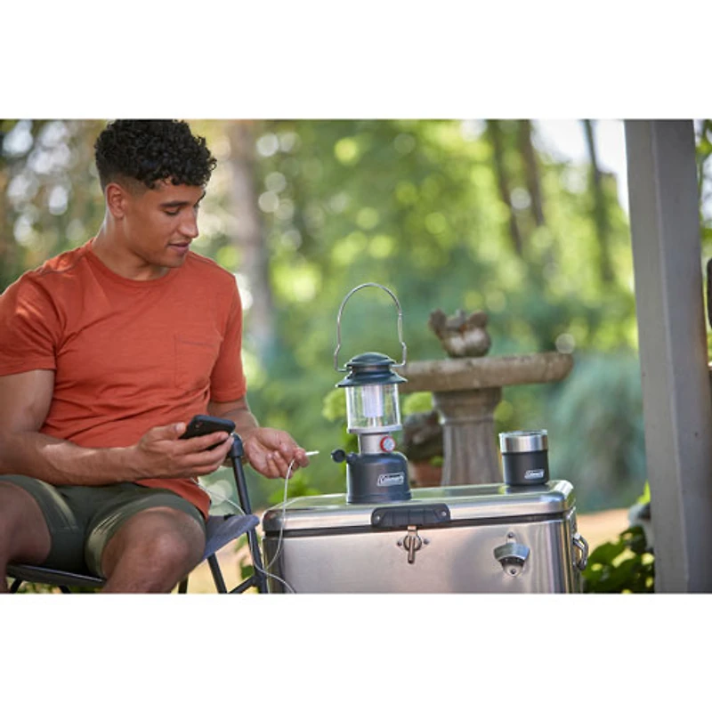 Lanterne DEL rechargeable de 800 lumens Classic de Coleman - Noir