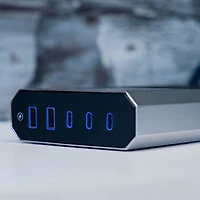 Parasurtenseur à 8 prises avec ports USB Omniport V d'Austere (5S-PS8-US1) - Gris