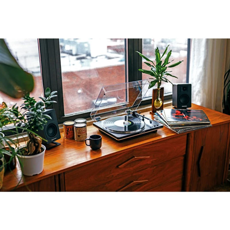 Tourne-disque à entraînement par courroie AT-LP70XBT-BS d'Audio Technica - Noir/Argenté