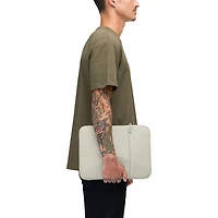 Housse Crosstown d'Incase pour portable de 16 po - Calcaire