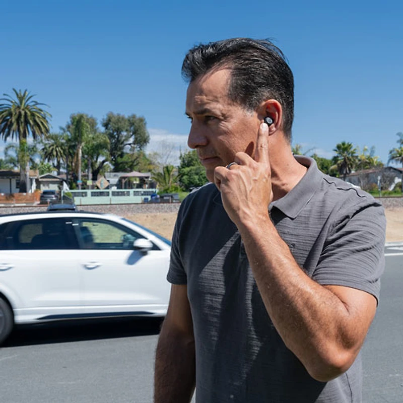 Amplificateurs auditifs 100 % sans fil Hear OTC de JLab - Graphite