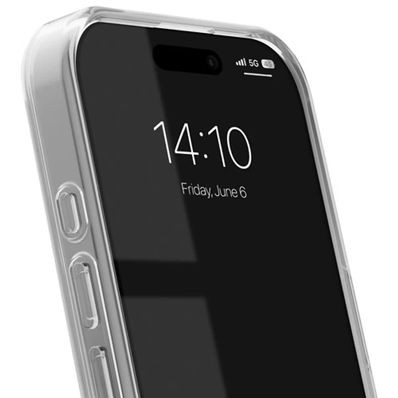 Étui rigide ajusté d'Ideal of Sweden avec MagSafe pour iPhone 16 - Coeurs dorés