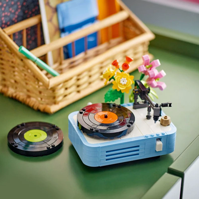 LEGO Creator 3-en-1 : Le tourne-disque avec des fleurs - 366 pièces (31172)
