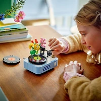 LEGO Creator 3-en-1 : Le tourne-disque avec des fleurs - 366 pièces (31172)