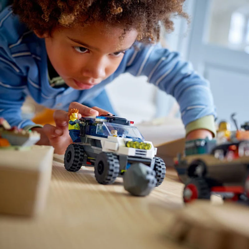 LEGO City : La poursuite en voiture de police tout-terrain - 467 pièces (60449)