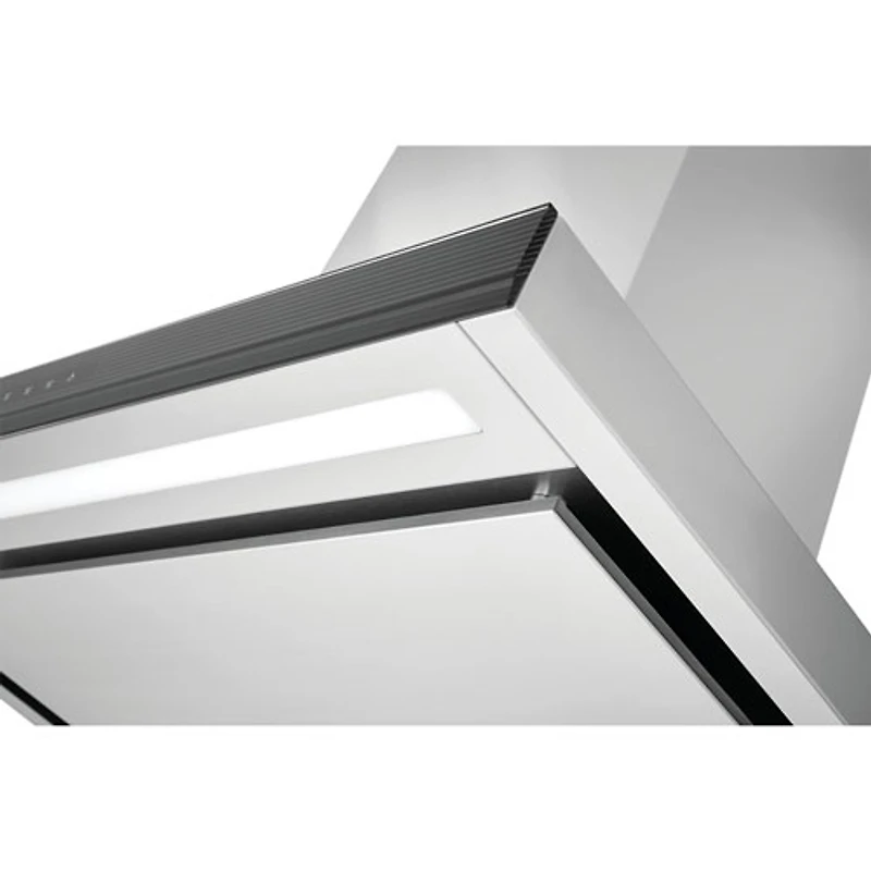 Hotte murale de 30 po d'Electrolux (ECVW3062AS) - Acier inoxydable