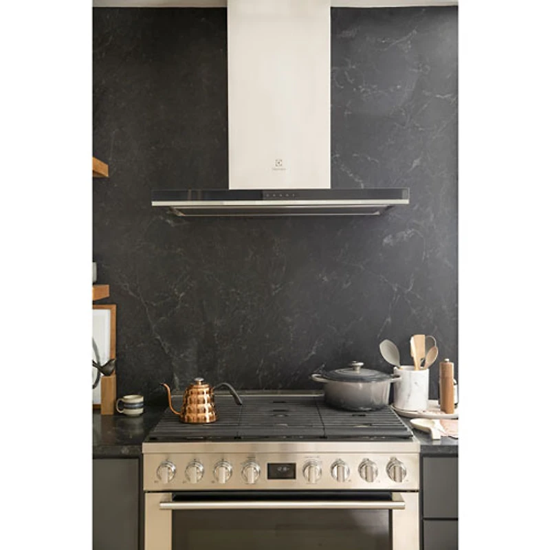 Hotte murale de 36 po d'Electrolux (ECVW3662AS) - Acier inoxydable