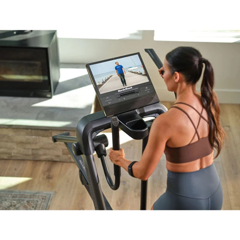 Appareil elliptique X16 de NordicTrack avec écran tactile de 16 po